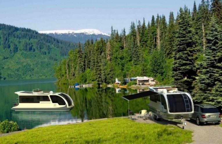 CaravanBoat
