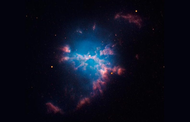 An image obtained with the Hubble Space Telescope of the planetary nebula M3-1, the central star of which is actually a binary system with one of the shortest orbital periods known.