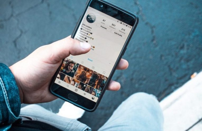 Can VR Be Used To Fix Social Media’s Problems