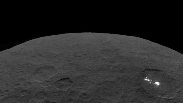 Photo of Ceres and the bright regions of Occator Crater