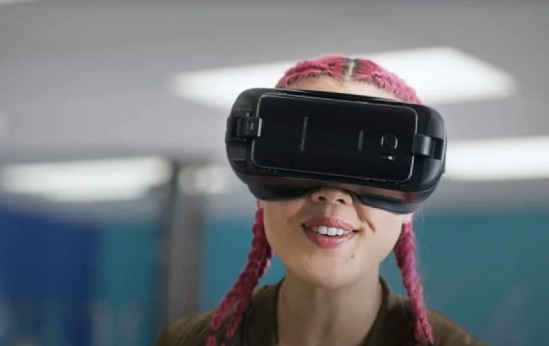 Samsung VR Headset Metaverse